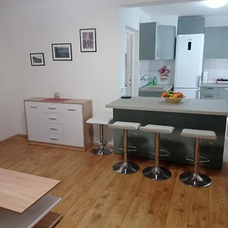 Apartment Vida 1Floor In The Old Part Of Baska Exterior photo