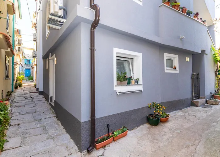 Apartment Vida 1Floor In The Old Part Of Baska